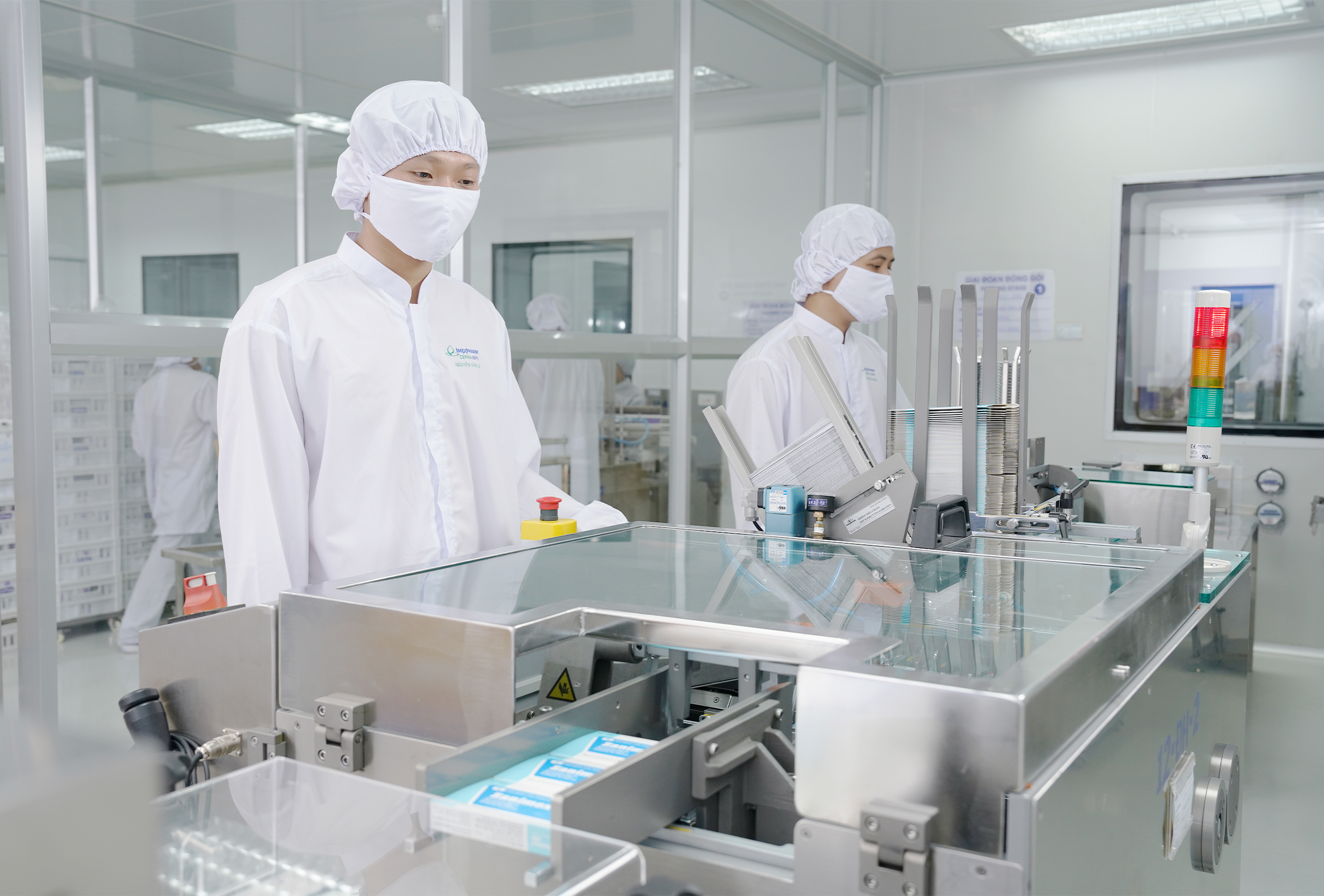 Bên trong nhà máy sản xuất thuốc đạt chất lượng EU-GMP của Imexpharm. Ảnh: Imexpharm.