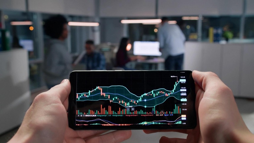 VPL kịch trần đẩy VN-Index vượt 1.293 điểm
