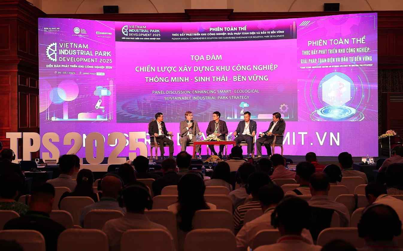Doanh nghiệp FDI ưu tiên chọn khu công nghiệp thông minh 1 Toàn cảnh diễn đàn phát triển khu công nghiệp 2025