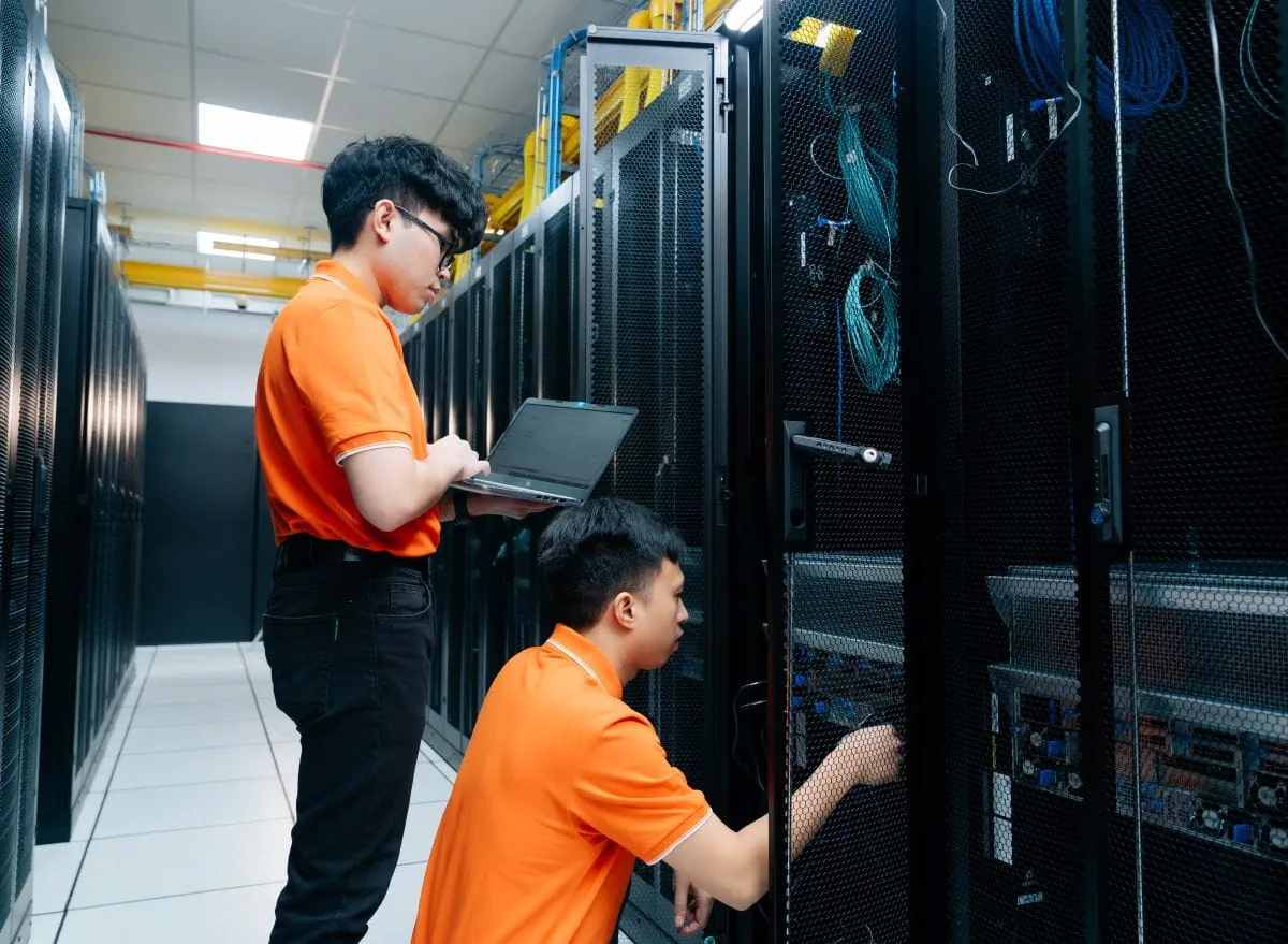 AI Agents định hình tín dụng thông minh, tăng tốc kinh tế Việt Nam 1 Trong bối cảnh này, trí tuệ nhân tạo (AI) nổi lên như “chìa khóa vàng”, đặc biệt với AI Agents (hệ thống tác nhân AI tự động)