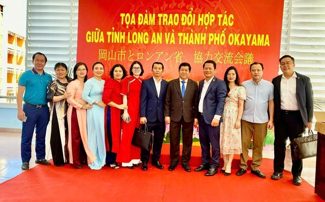 Long An tăng cường xúc tiến thương mại và công nghiệp hỗ trợ 2 Tỉnh Long An tọa đàm xúc tiến thương mại với tỉnh Okanawa (Nhật Bản)