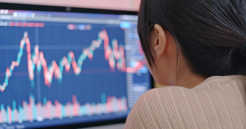 VN-Index vượt 1.300 điểm thanh khoản cao ngày 15/5