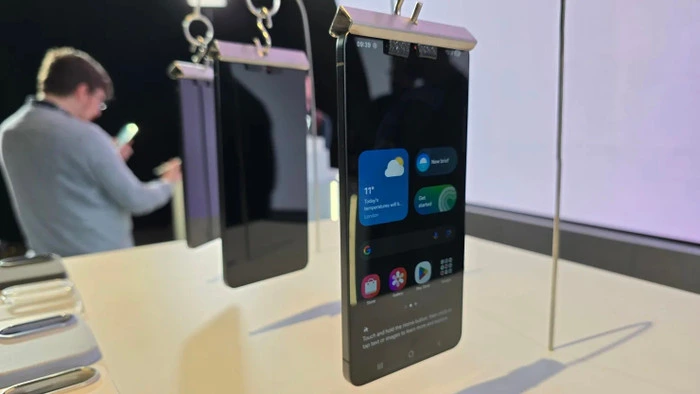 Samsung Galaxy S25 Edge 5.8mm định hình xu hướng Smartphone siêu mỏng 2025 2 Chiến lược tiên phong của Samsung trước cạnh tranh khốc liệt. Ảnh: Sưu tầm
