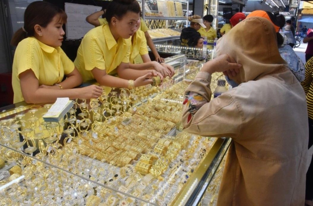 Giá vàng tăng mạnh ngày 6/5/2025, vàng miếng SJC chạm mốc kỷ lục 2 Ảnh: Người lao động