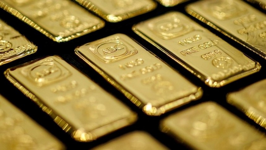 Giá vàng lao dốc 1,2% bởi làn sóng chốt lời toàn cầu 3 Mua vàng ở mức giá điều chỉnh hiện tại có thể là cơ hội dài hạn, nhưng cần thận trọng chờ tín hiệu từ Fed