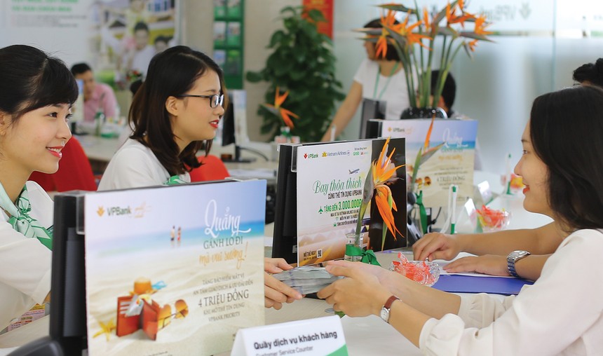 Tín dụng bứt phá, ngân hàng kỳ vọng lợi nhuận cao 2 NIM giữ ổn định, lãi suất huy động giảm nhẹ, lợi nhuận ngân hàng sáng lên quý II/2025.