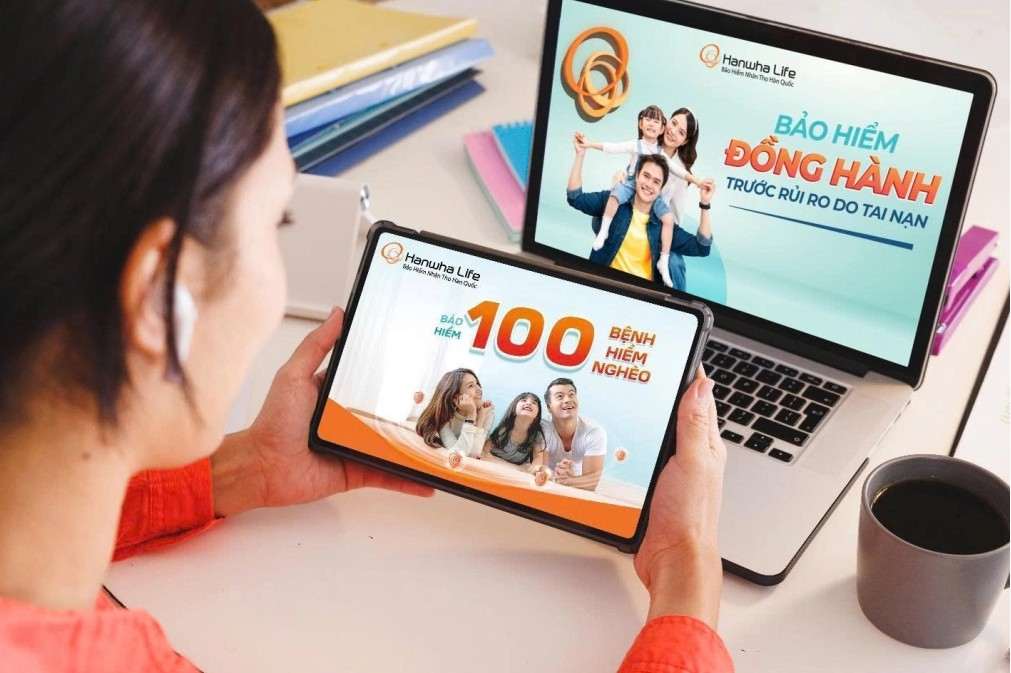 "Bảo hiểm 100 bệnh hiểm nghèo" và "Bảo hiểm Đồng hành trước rủi ro do tai nạn"
