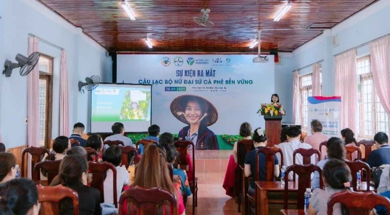 Câu lạc bộ "Nữ đại sứ cà phê bền vững" được ra mắt nhằm thúc đẩy vai trò của phụ nữ trong nông nghiệp