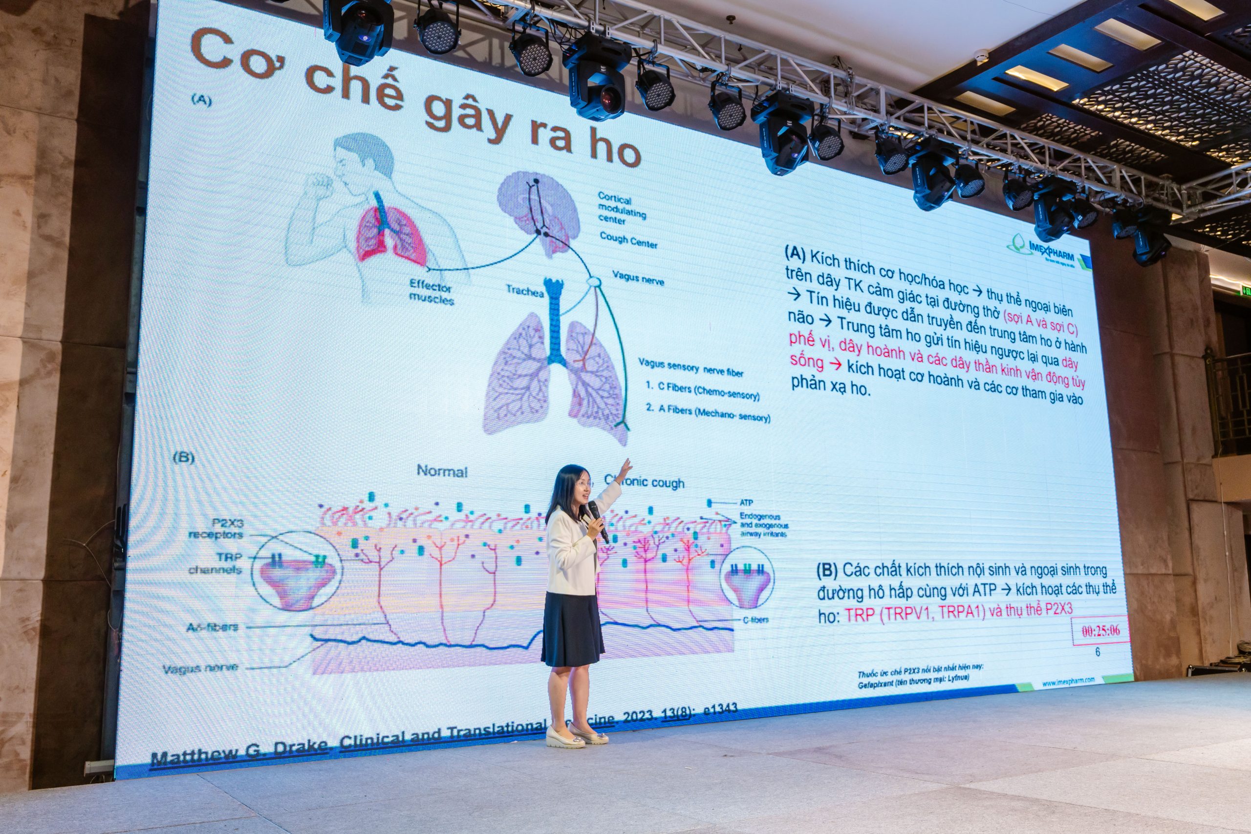 Giải pháp nào cho việc bảo vệ sức khỏe trước tác động của ô nhiễm không khí 1 PGS. TS. DS. Bùi Thị Hương Quỳnh - Phó trưởng khoa dược Bệnh viện Thống Nhất, chia sẻ về cơ chế gây ra ho