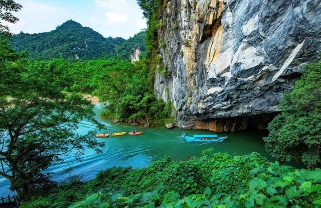Du lịch mạo hiểm Việt Nam: Hành trình chinh phục thiên nhiên văn hóa