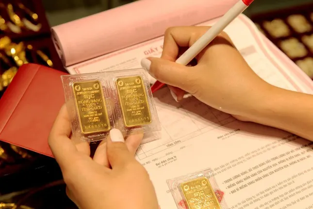 Giá vàng miếng SJC đạt 120 triệu, USD giảm nhẹ - Đọc thêm tin tức tài chính tại 60s Hôm Nay