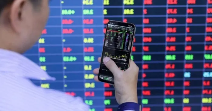 Ngân hàng hưởng lợi từ tín dụng tăng gần 10% nửa đầu năm 2 ngân hàng