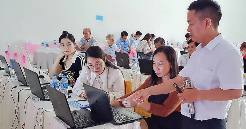 Hộ kinh doanh loay hoay với hóa đơn điện tử 2025 2 hộ kinh doanh