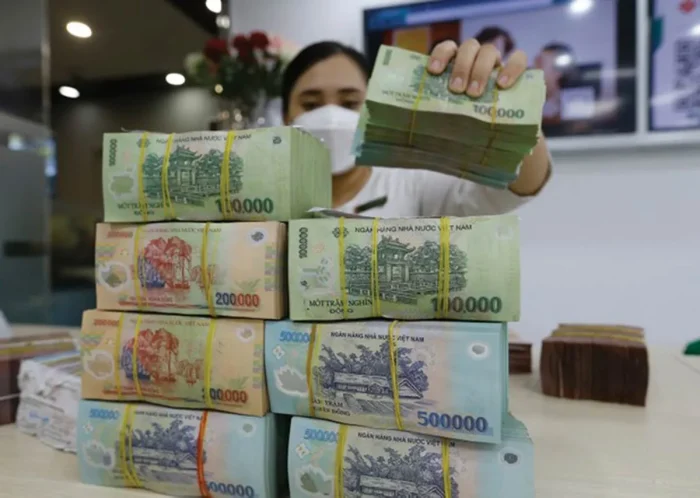 Ngân hàng ồ ạt phát hành cổ phiếu, cổ đông hưởng lợi 2 ngân hàng