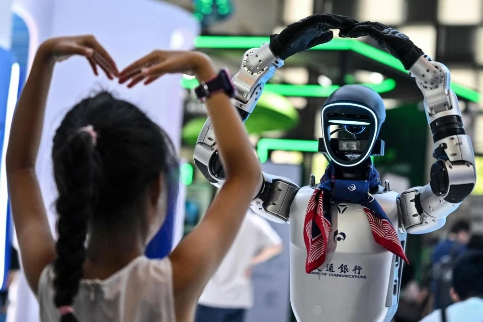 Trung Quốc thống lĩnh AI và Robot tại WAIC 2025 1 Trung Quốc đẩy mạnh đầu tư vào lĩnh vực robot. Ảnh: AFP