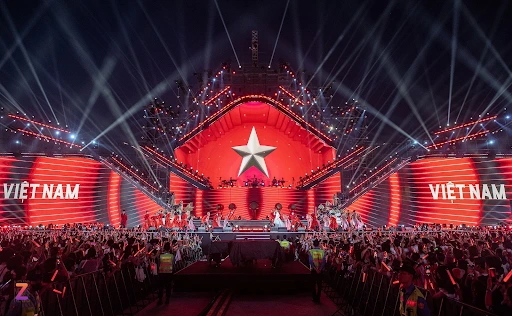 25.000 khán giả bùng nổ tại V Concert 2025 với sân khấu gần 2.000 m²
