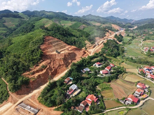 Cao tốc Hữu Nghị - Chi Lăng: Bứt tốc thông tuyến 2025, thách thức mặt bằng. Ảnh: Vietnamplus