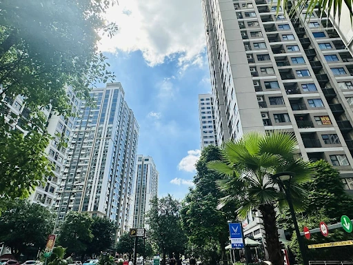 Căn hộ Hà Nội vượt 75 triệu/m²: Thu nhập 50 triệu/tháng cũng e ngại. Ảnh: Tạp chí Thương gia