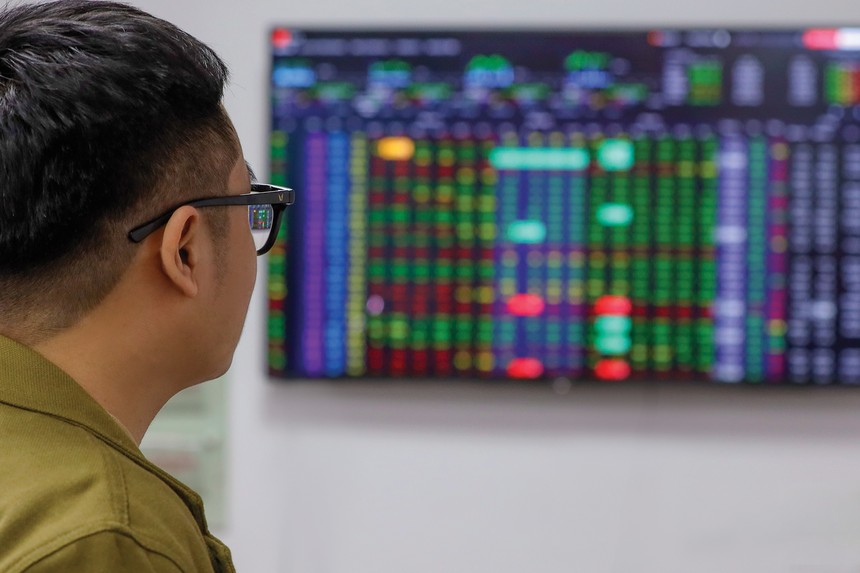 Doanh nghiệp rót thêm 5 thương vụ vốn lớn, thổi luồng gió mới thị trường 2 chung-khoan-doanh-nghiep