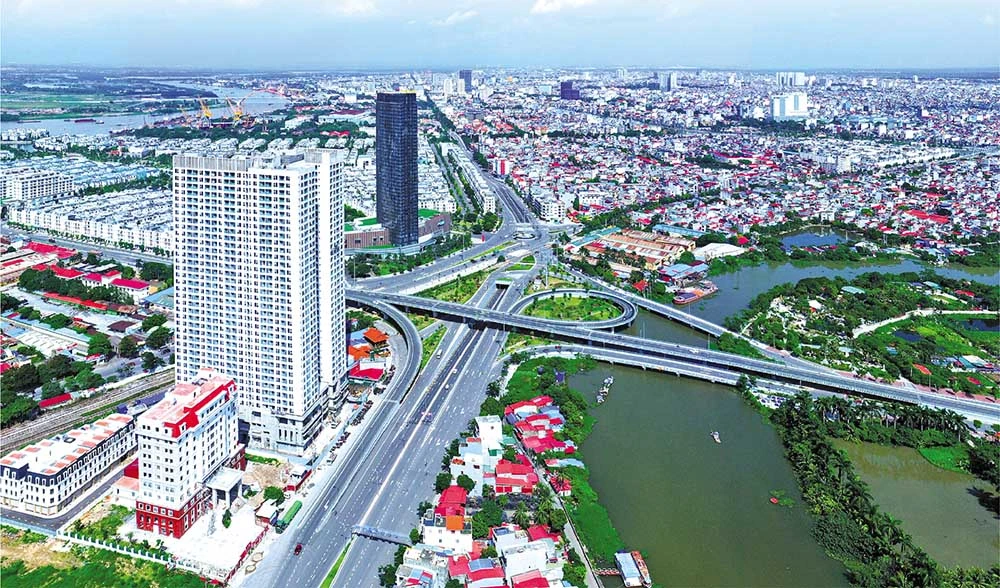 Hải Phòng đặt 5 đột phá chiến lược vươn tầm quốc tế 1 Hải Phòng có quy mô kinh tế lớn thứ 3 cả nước; từng bước hình thành các trục liên kết vùng, phát triển đồng bộ hạ tầng giao thông, công nghiệp, đô thị và dịch vụ, khai mở nhiều động lực tăng trưởng chiến lược, tạo nền tảng quan trọng để Thành phố bứt phá mạnh mẽ trong giai đoạn tới - Ảnh: Báo Đầu tư