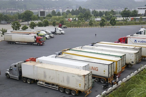 Hơn 500 xe thông quan mỗi ngày, thương mại 555 tỷ USD dịp lễ 2/9. Ảnh: Tin nhanh chứng khoán