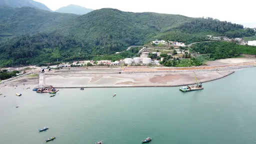 Đà Nẵng kêu gọi đầu tư cảng Liên Chiểu 1,76 tỷ USD với 8 bến container 2 Đà Nẵng kêu gọi đầu tư cảng Liên Chiểu 1,76 tỷ USD với 8 bến container. Ảnh: Thanh niên
