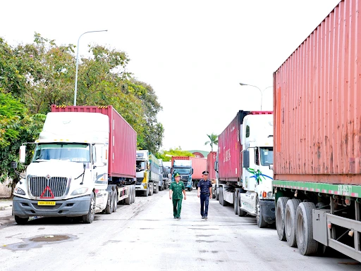Hơn 500 xe thông quan mỗi ngày, thương mại 555 tỷ USD dịp lễ 2/9. Ảnh: Báo Tây Ninh