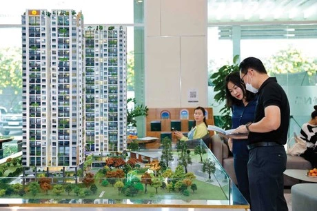 Nguồn cung vượt 2.000 dự án, giá nhà vẫn 70–150 triệu đồng/m2. Ảnh: Tạp chí Thương gia
