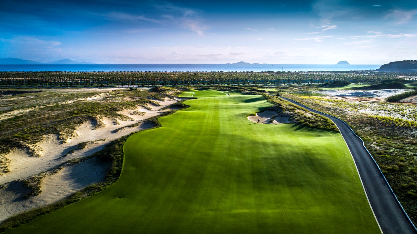 Khánh Hòa tạo bước ngoặt với bộ đôi hạ tầng chiến lược 3 KN Golf Link đã đi vào hoạt động và là điểm đến yêu thích của "golfer" quốc tế. Ảnh: cafef.vn
