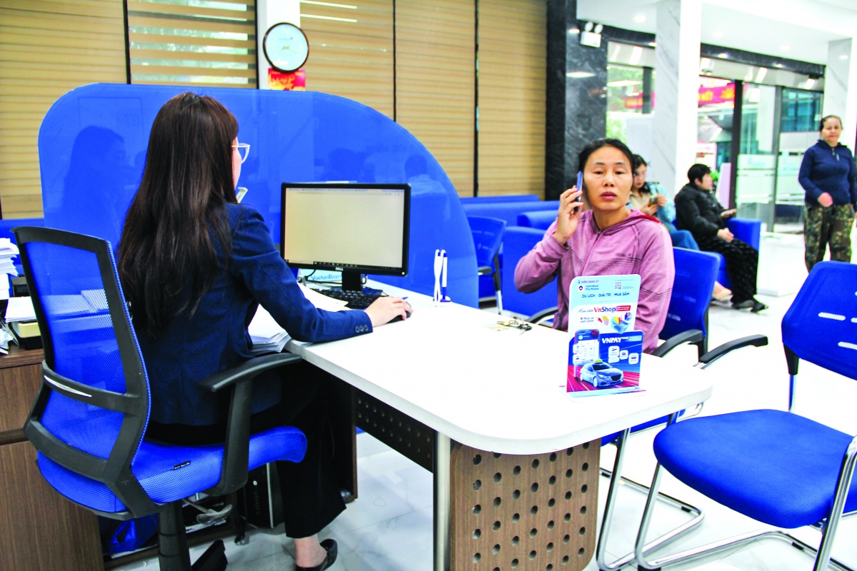 Lãi suất chịu áp lực tín dụng tăng trưởng 9,8 1 ngan-hang-lai-suat