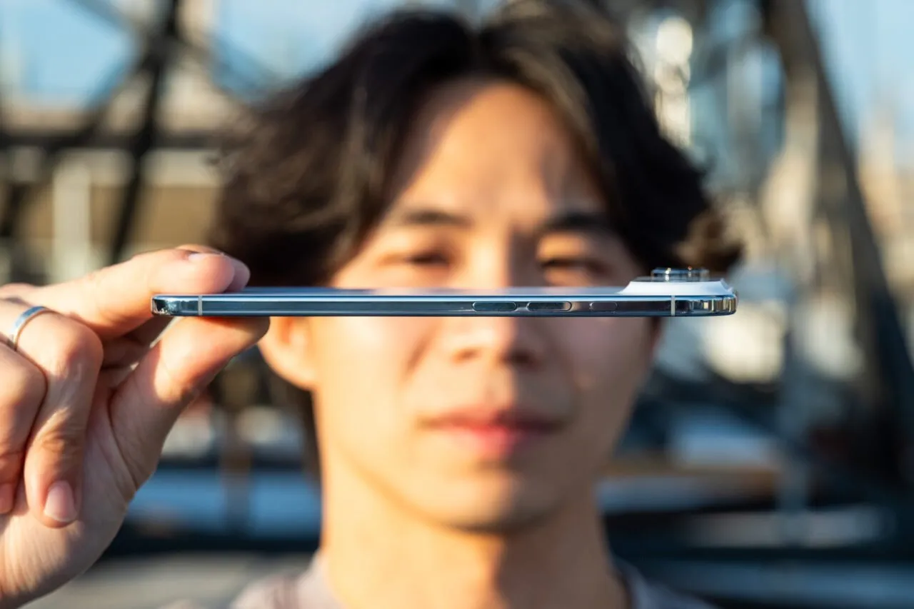 iPhone mới khuấy động thị trường công nghệ tháng 9/2025 2 iphone