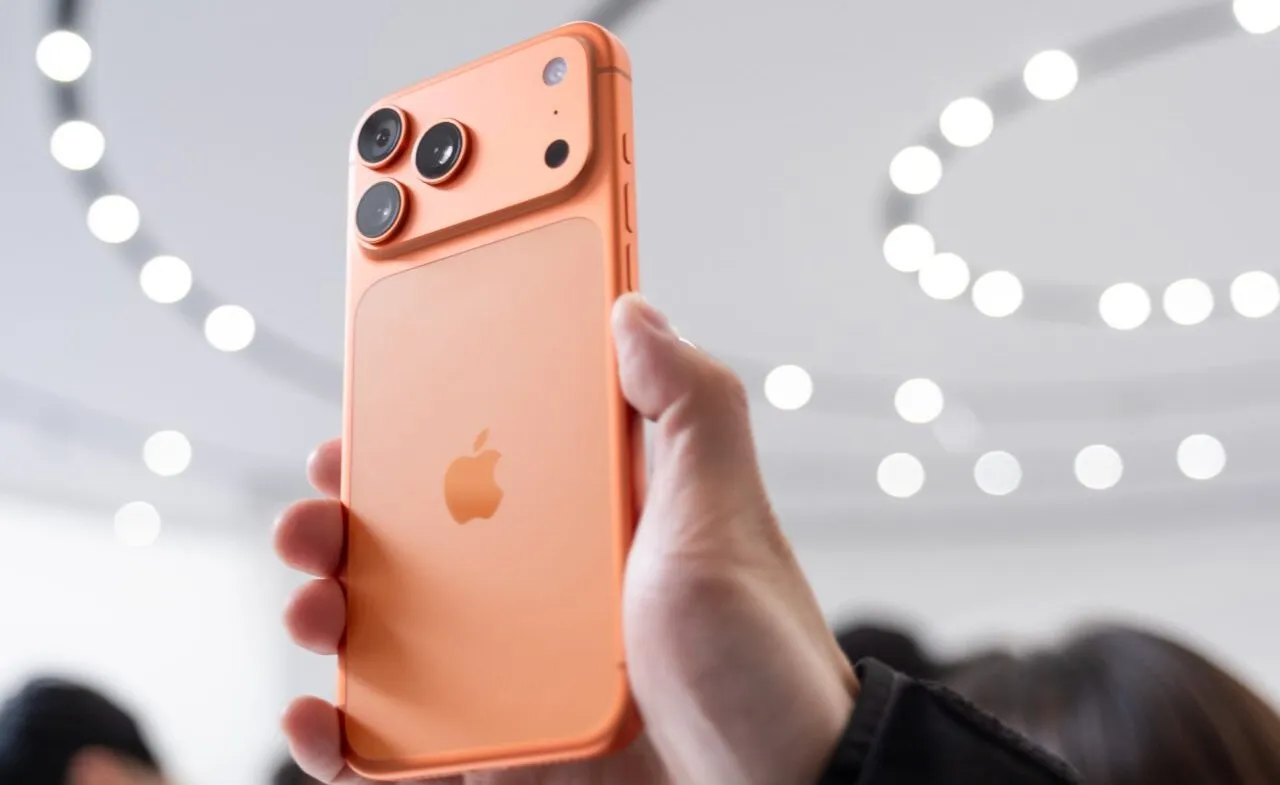 iPhone mới khuấy động thị trường công nghệ tháng 9/2025 3 iphone
