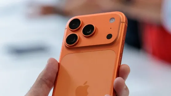 iPhone 17 Pro Max đạt giá kỷ lục 2.000 USD, Apple thử sức thị trường 2 iphone 17