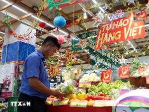 Siết chặt giám sát giá cả thị trường, đặc biệt hàng hóa dịch vụ thiết yếu 3 Giám sát chặt chẽ biến động giá cả thị trường, đặc biệt là hàng hóa, dịch vụ tiêu dùng thiết yếu. Ảnh internet.