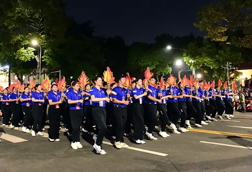 80 năm độc lập: Việt Nam bước vào tháng 9 nhiều dấu ấn 1 Khối diễu hành Thanh niên Việt Nam hợp luyện tại Ba Đình Ảnh: Xuân Tùng