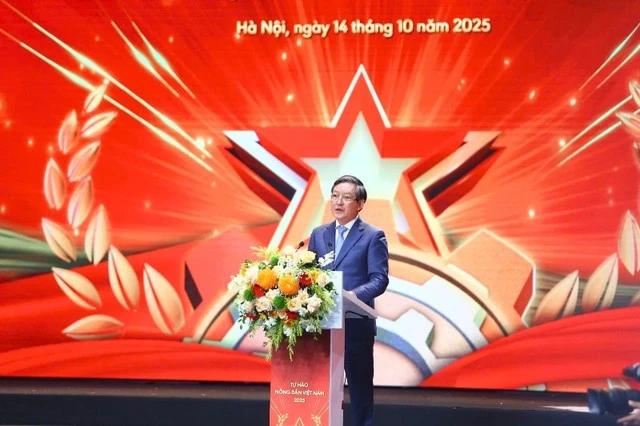 Vinh danh 63 nông dân Việt Nam xuất sắc 2025 2 Ông Lương Quốc Đoàn, Chủ tịch Ban chấp hành Trung ương Hội Nông dân Việt Nam, phát biểu tại buổi lễ - 60s Hôm nay