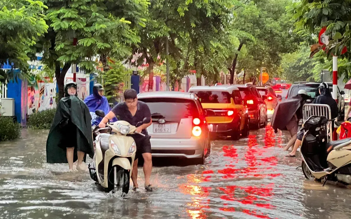 Hà Nội khuyến khích làm việc trực tuyến khi bão xảy ra ngày 6/10