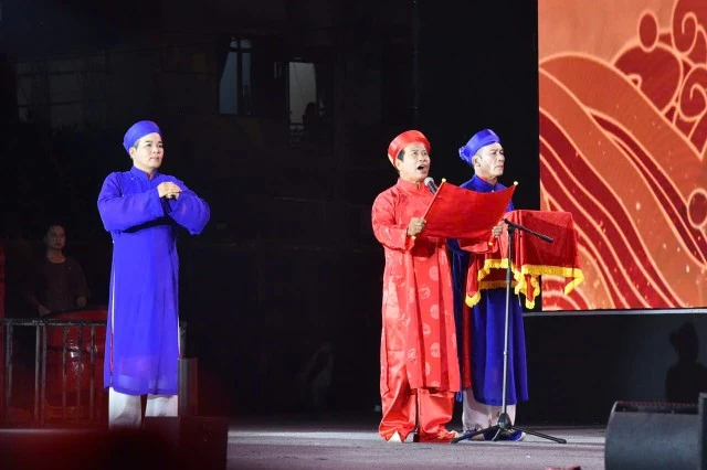 Nghi thức đọc văn tế Đức Thánh Trần được tổ chức trang trọng tại lễ khai hội - 60s Hôm nay