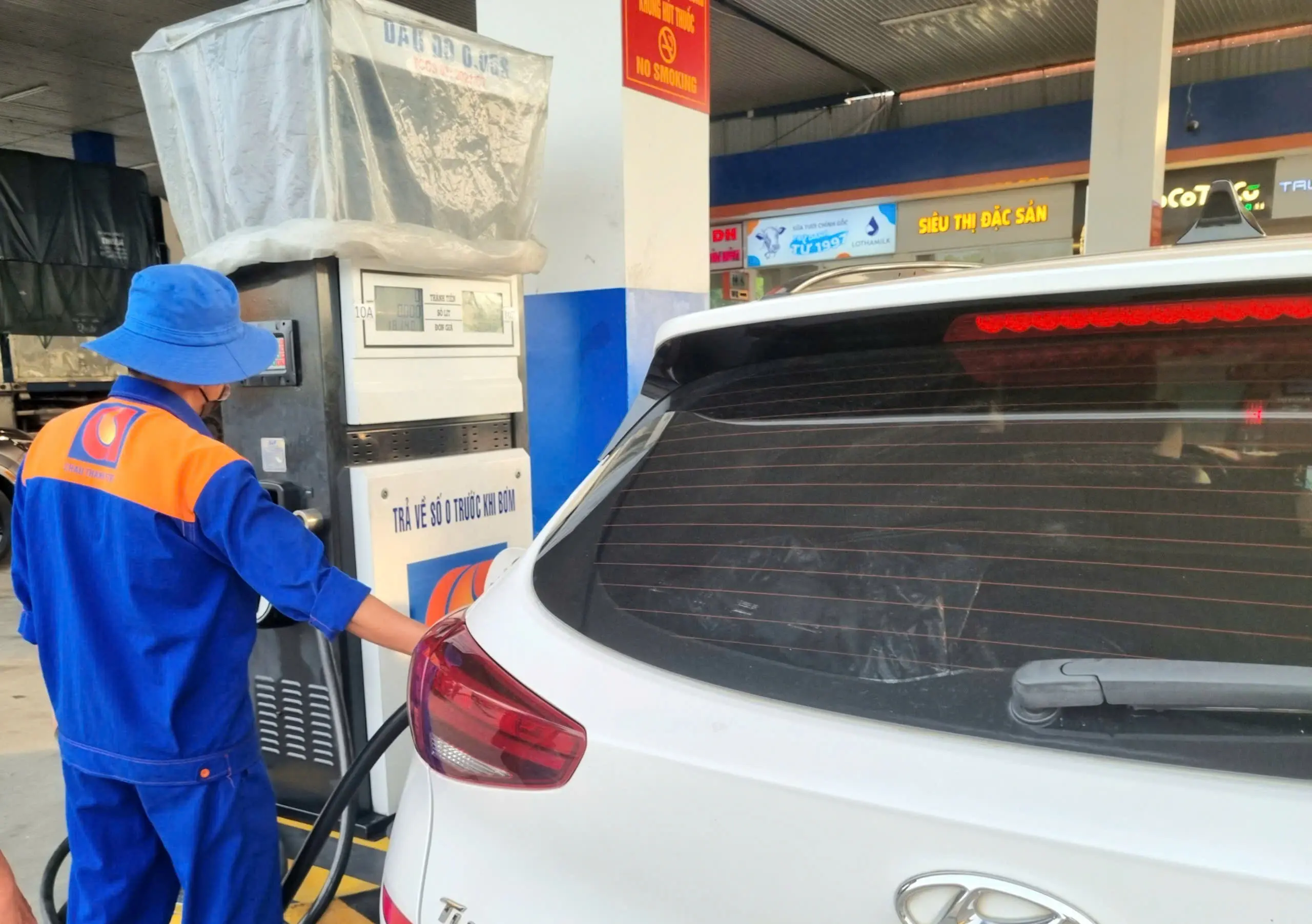 Giá xăng dầu ngày 14/10: Tăng nhẹ trước thượng đỉnh Mỹ - Trung 2 Giá xăng trong nước đang ở ngưỡng 20.000 đồng/lít - 60s Hôm nay
