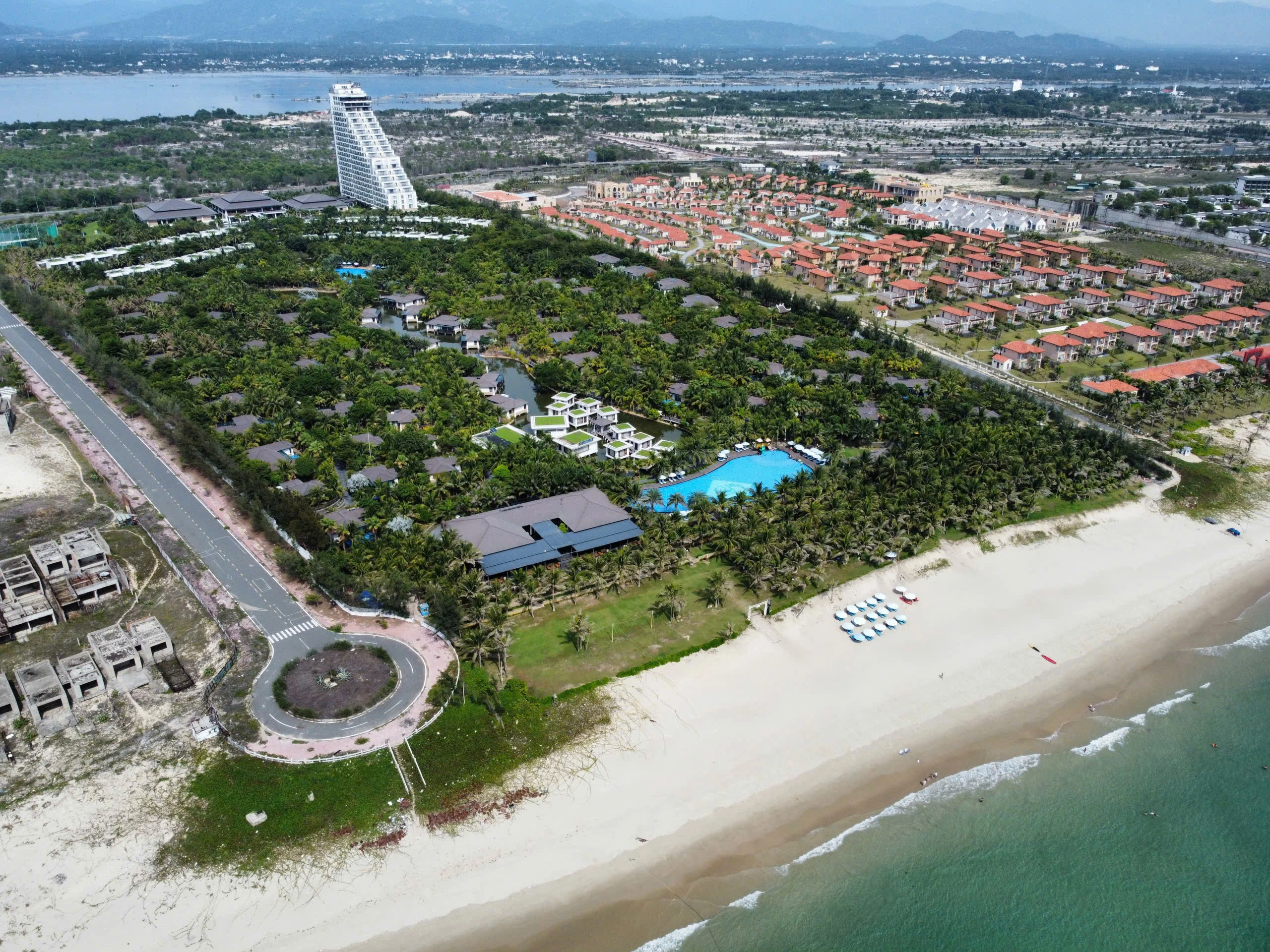 Khánh Hòa công bố loạt dự án không đấu thầu nhà đầu tư 3 Khu du lịch nghỉ dưỡng cao cấp Duyên Hà được cấp phép đầu tư không qua đấu thầu. Ảnh: Bá Duy