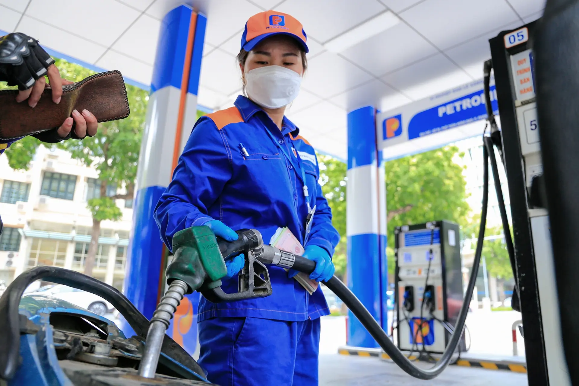  Giá xăng dầu 7/10: Ổn định giữa biến động cung cầu toàn cầu. Ảnh: Báo Thanh Niên