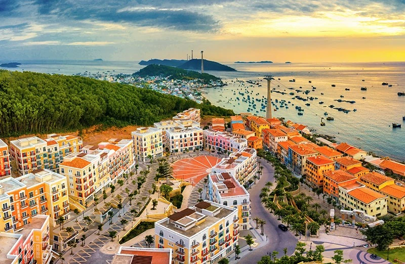 An Giang đón 21,4 triệu khách, vượt kế hoạch 2025 1 Khu du lịch Hòn Thơm, Phú Quốc. Nguồn: KITRA - 60s Hôm nay