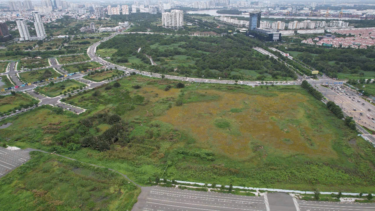 Hiện TP HCM có 100 dự án chờ để đóng tiền sử dụng đất. Ảnh: Tạp chí Thương Trường