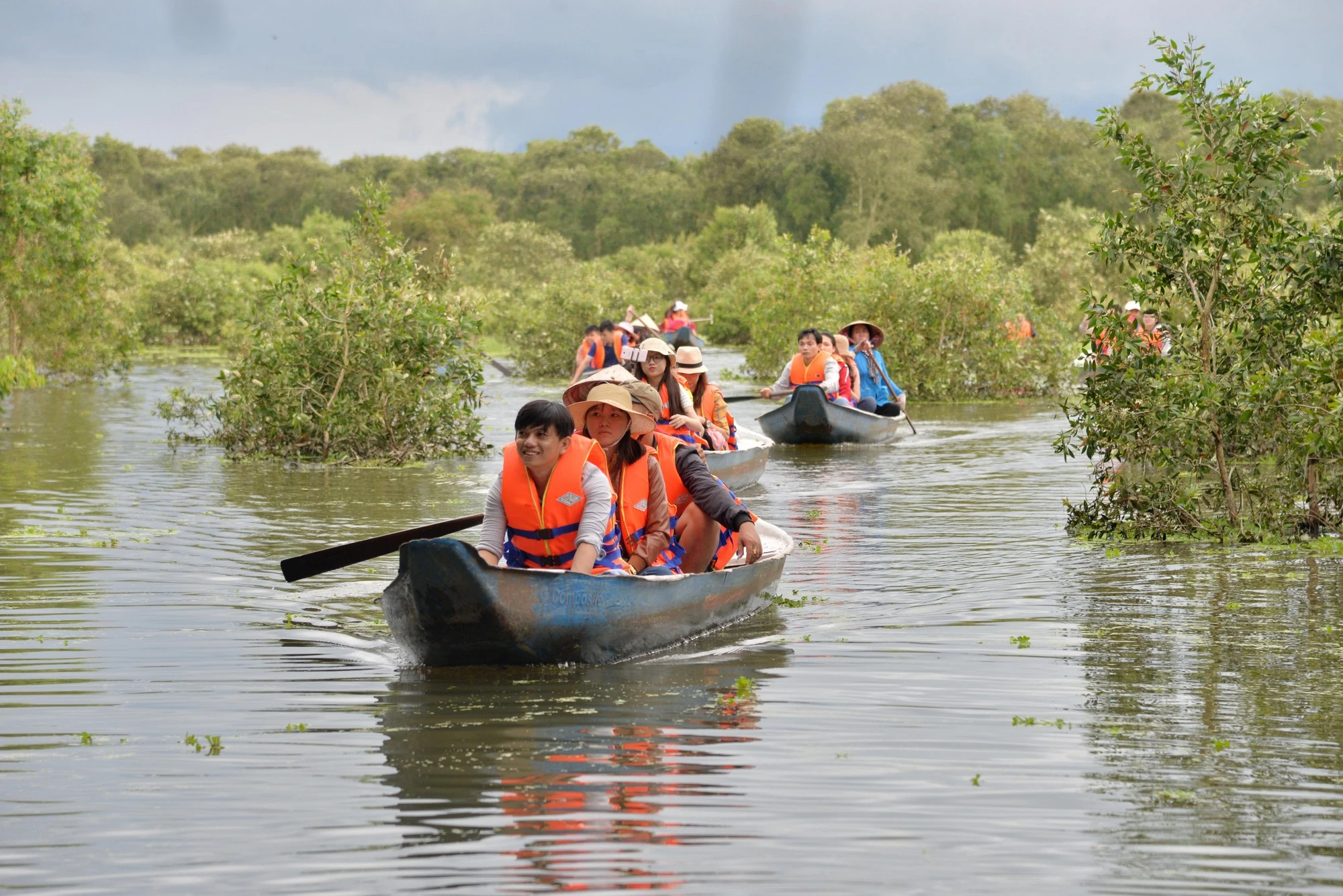 An Giang đón 21,4 triệu khách, vượt kế hoạch 2025 2 Du khách tham quan rừng tràm Trà Sư. Ảnh: angiang.gov.vn - 60s Hôm nay