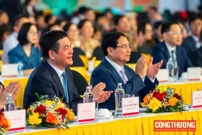 Hội chợ Mùa Thu 2025: Hơn 100.000 lượt khách mỗi ngày, khởi đầu chuỗi sự kiện quốc tế 2 Hội chợ - 60s Hôm Nay