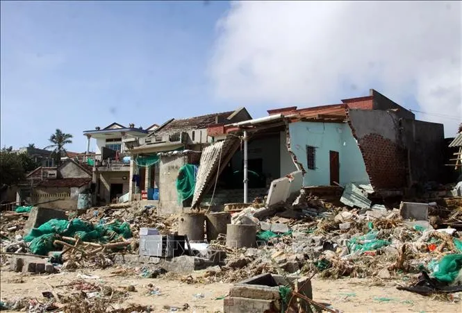 Ngân hàng khẩn trương hỗ trợ khách hàng sau bão số 12, 13 tại miền Trung 4 ngân hàng