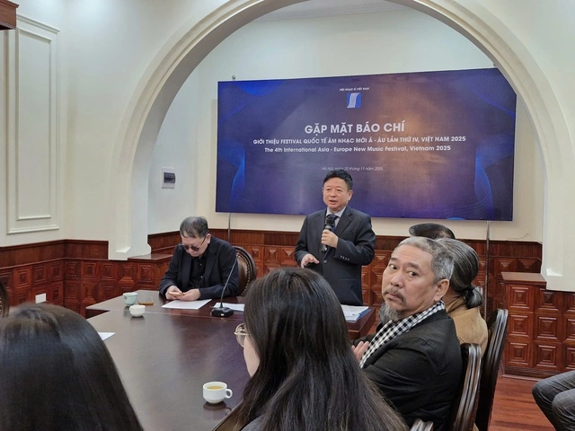 Nhạc sĩ Đỗ Hồng Quân - Chủ tịch Hội Nhạc sĩ Việt Nam chia sẻ thông tin về Festival quốc tế Âm nhạc Mới Á – Âu lần thứ IV. Ảnh: www.thanhnienviet.vn