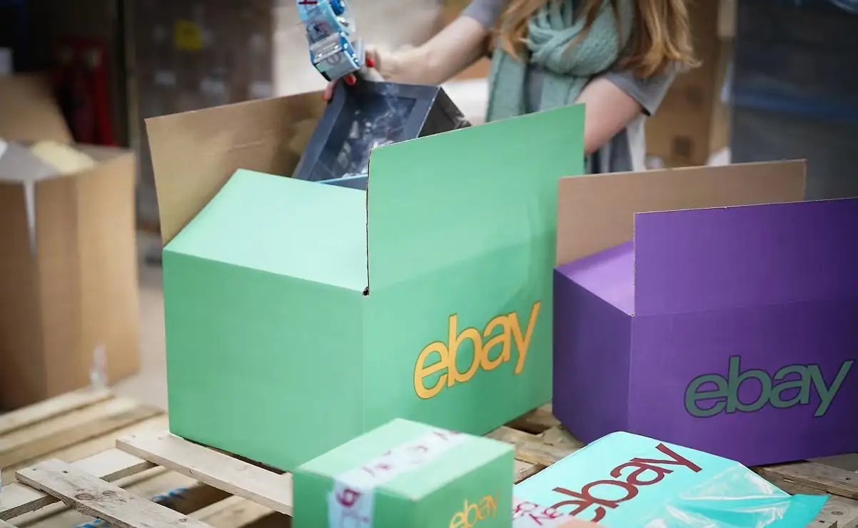 Một lô hàng eBay đang được chuẩn bị để vận chuyển tại kho. Ảnh: Getty 