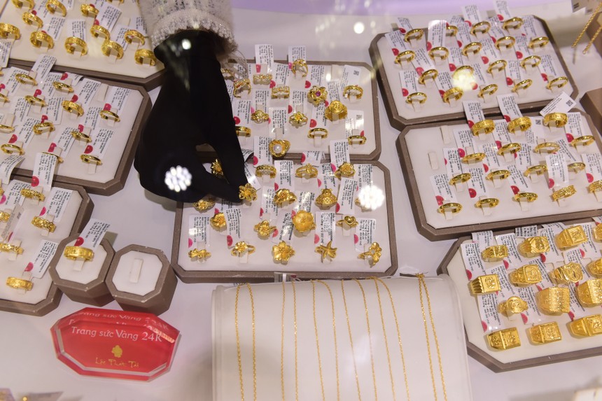 Giá vàng ngày 25/12: Áp lực chốt lời kéo thị trường hạ nhiệt 4 Giá vàng - 60s Hôm Nay