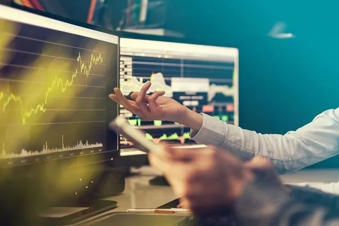 Thị trường chứng khoán Việt Nam có điểm tựa nhưng thiếu lực bứt phá cuối năm 3 thị trường